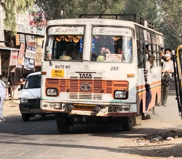 प्राइवेट Bus